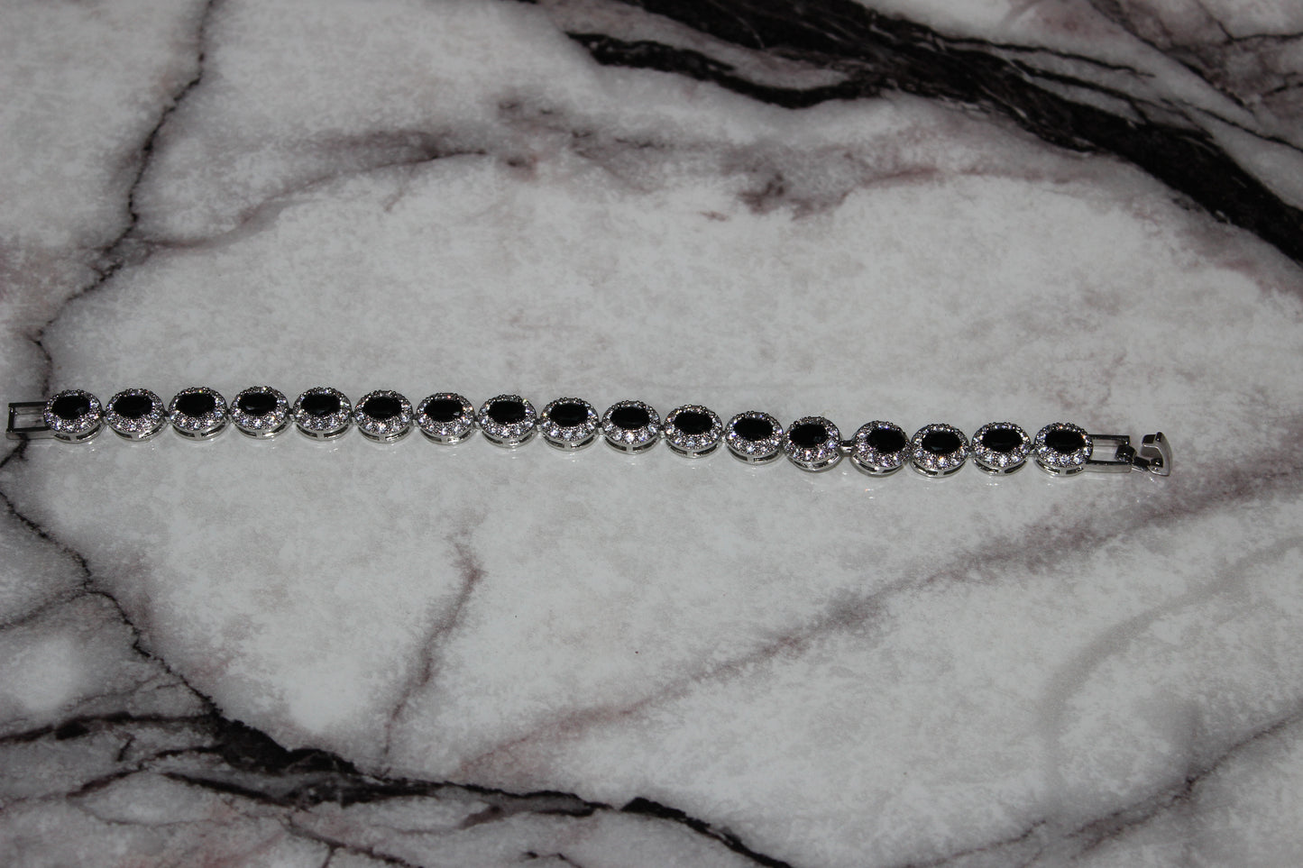 GLACIER LINK BLACK BRACELET