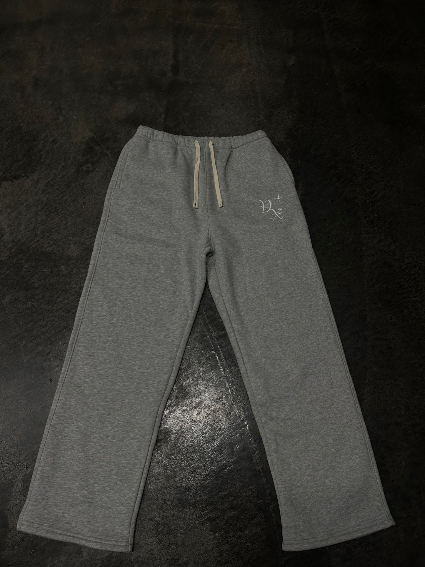 CLOUD GREY SWEATS