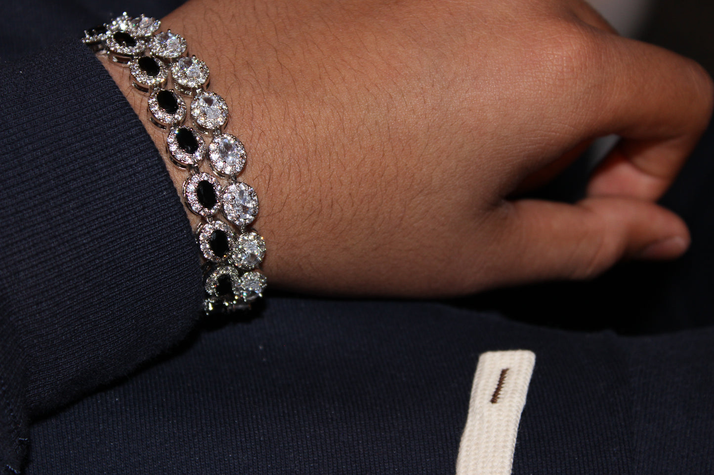 GLACIER LINK BLACK BRACELET